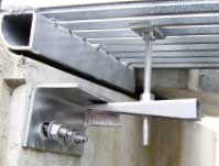 グレーチングの跳ね上がり防止金具 国交省案件でも実績多数 Netis V 宝機材