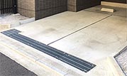 車庫ガレージ出入り口前のグレーチング