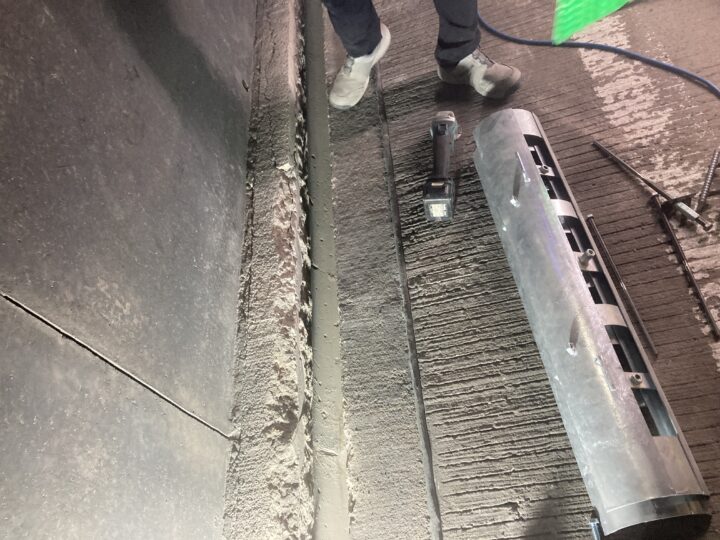 水路の中にセットするトップシールド工法の型枠